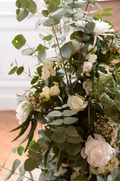 Close up of white flowers roses bouquet